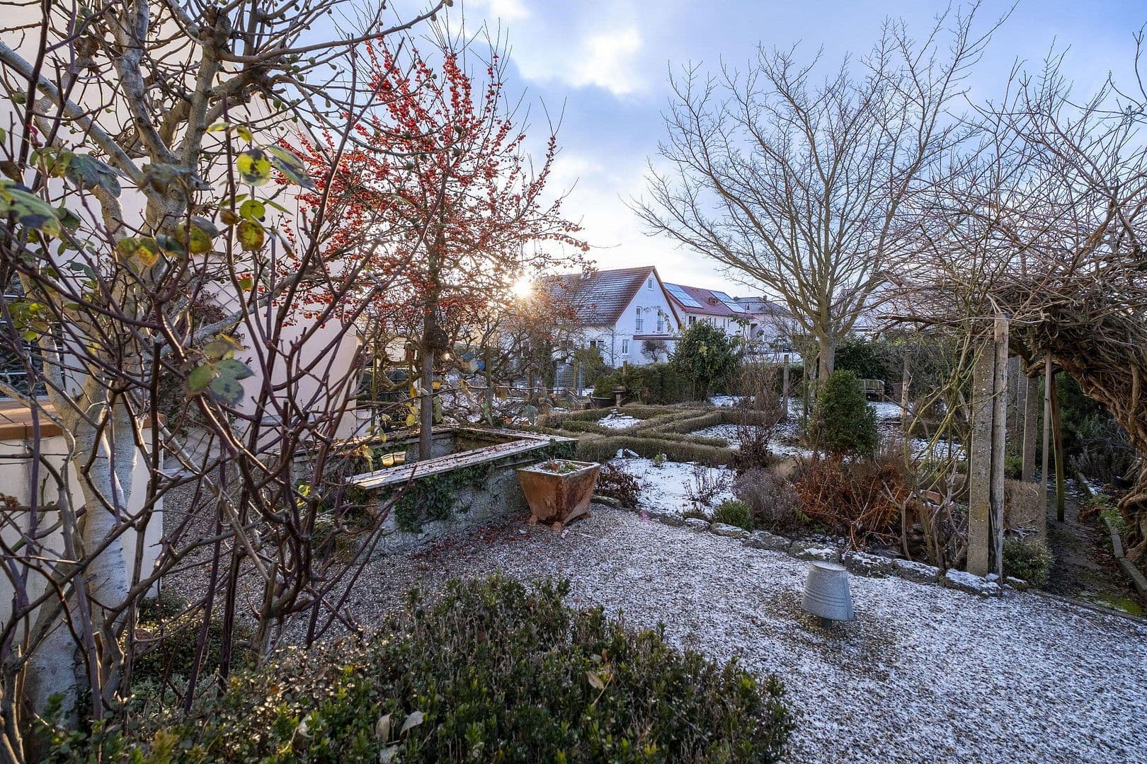 Prenájom domu 130 m², pozemek 446 m², Maikammer, Porýnie-Falcko Prenájom domu 130 m², pozemek 446 m², Maikammer, Porýnie-Falcko