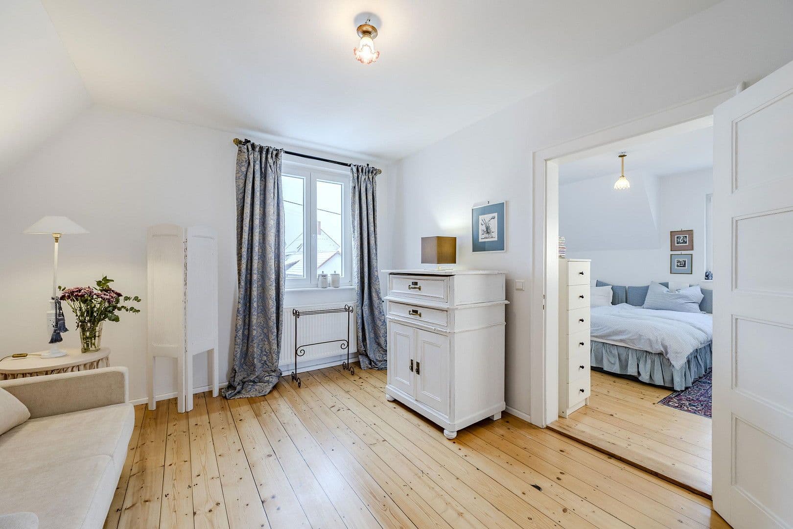 Prenájom domu 130 m², pozemek 446 m², Maikammer, Porýnie-Falcko Prenájom domu 130 m², pozemek 446 m², Maikammer, Porýnie-Falcko