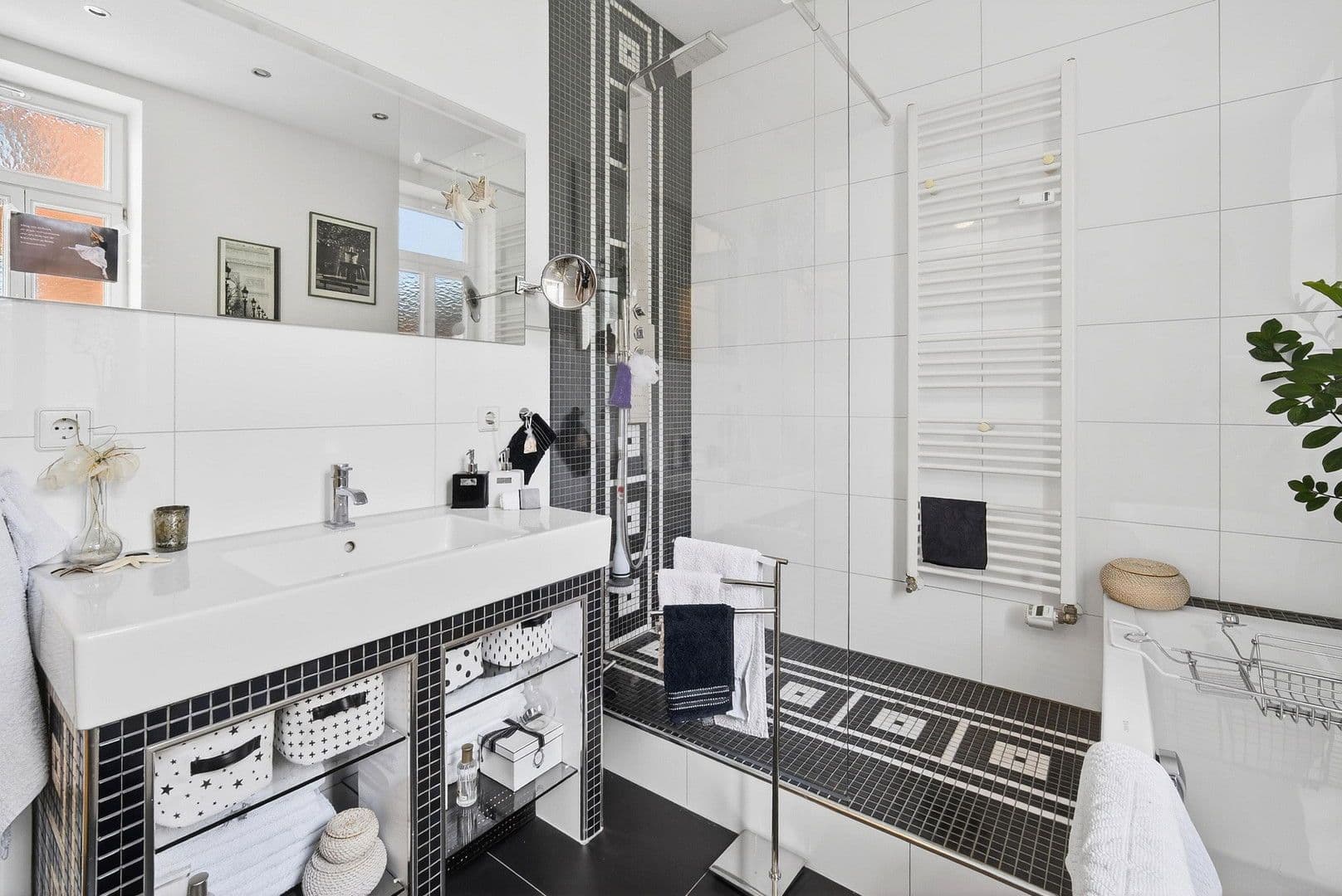 Predaj bytu 4-izbový 114 m², Esslingen am Neckar, Bádensko-Wurttembersko Predaj bytu 4-izbový 114 m², Esslingen am Neckar, Bádensko-Wurttembersko