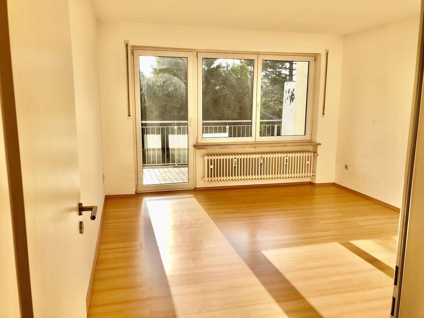 Prenájom bytu 3-izbový 83 m², München, Bavorsko Prenájom bytu 3-izbový 83 m², München, Bavorsko