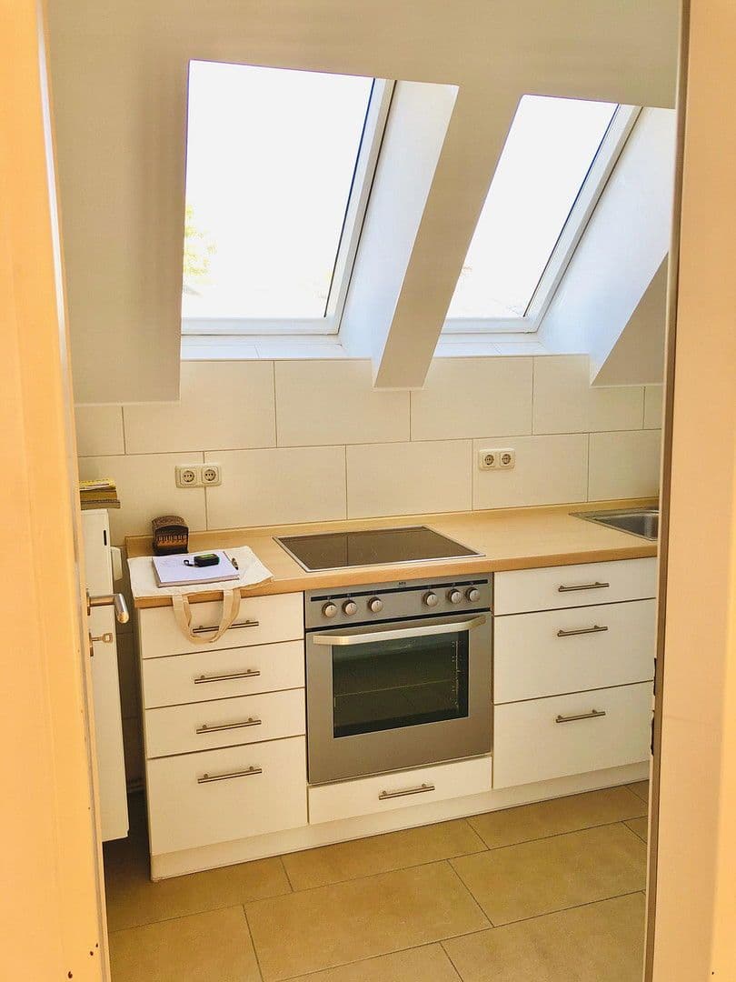 Prenájom bytu 3-izbový 83 m², München, Bavorsko Prenájom bytu 3-izbový 83 m², München, Bavorsko