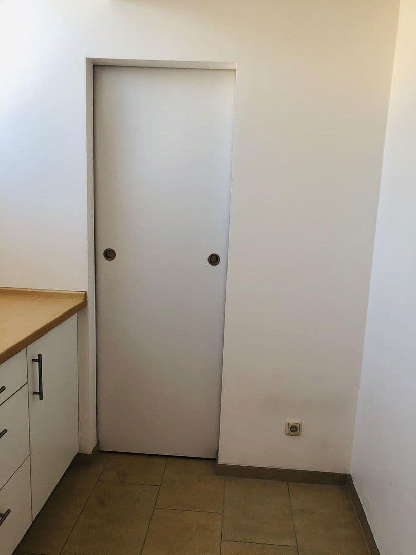 Prenájom bytu 3-izbový 83 m², München, Bavorsko Prenájom bytu 3-izbový 83 m², München, Bavorsko