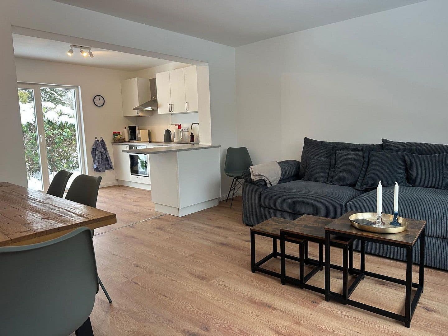 Prenájom bytu 4-izbový 120 m², Ahrensburg, Šlezvicko-Holštajnsko Prenájom bytu 4-izbový 120 m², Ahrensburg, Šlezvicko-Holštajnsko