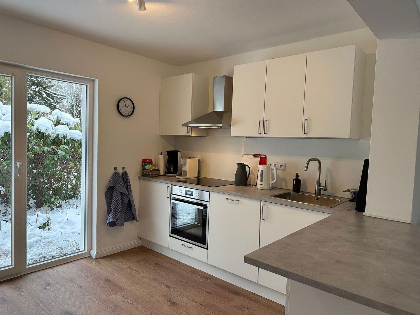 Prenájom bytu 4-izbový 120 m², Ahrensburg, Šlezvicko-Holštajnsko Prenájom bytu 4-izbový 120 m², Ahrensburg, Šlezvicko-Holštajnsko