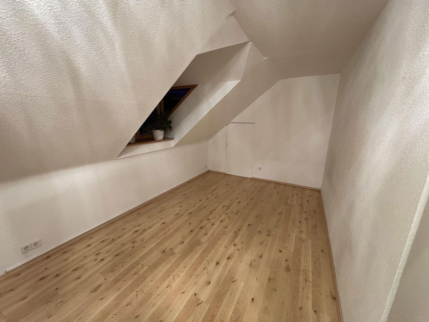 Prenájom domu 220 m², pozemek 554 m², Markgrafenstr. 7, Teningen, Bádensko-Wurttembersko Prenájom domu 220 m², pozemek 554 m², Markgrafenstr. 7, Teningen, Bádensko-Wurttembersko