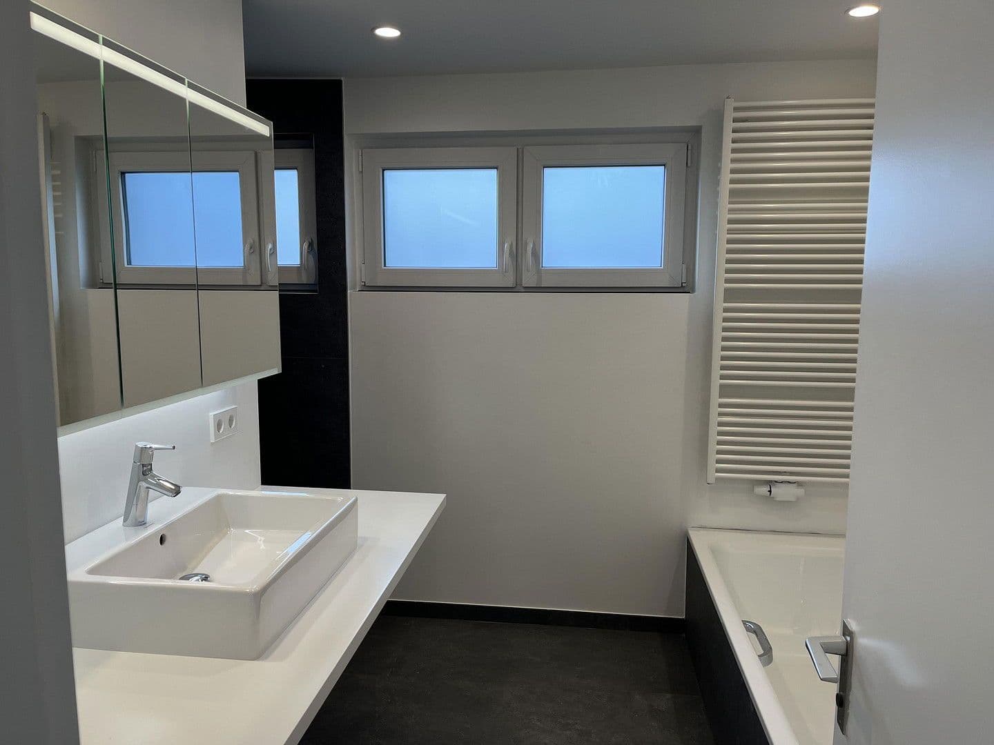 Prenájom bytu 3-izbový 89 m², Im Schafhof 15, Ostfildern, Bádensko-Wurttembersko Prenájom bytu 3-izbový 89 m², Im Schafhof 15, Ostfildern, Bádensko-Wurttembersko