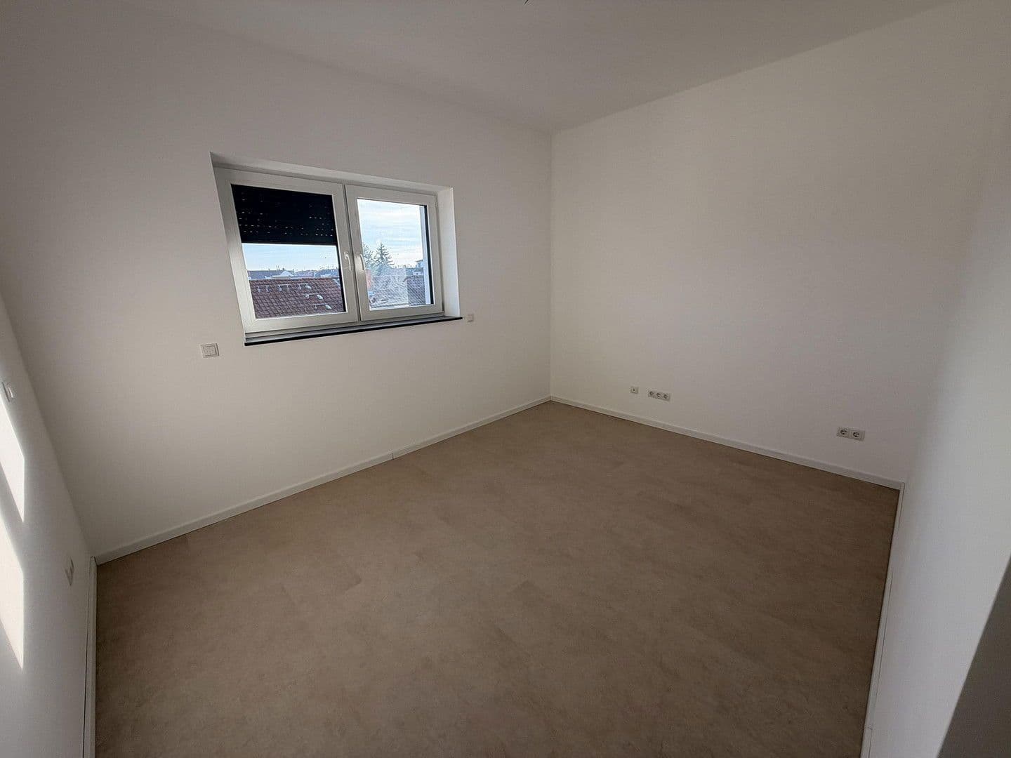 Prenájom bytu 4-izbový 144 m², Neuhofer Straße 45, Mannheim, Bádensko-Wurttembersko Prenájom bytu 4-izbový 144 m², Neuhofer Straße 45, Mannheim, Bádensko-Wurttembersko