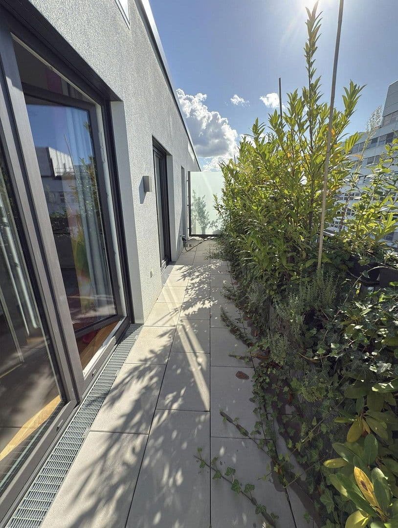 Prenájom bytu 1-izbový 45 m², Berlin, Berlín Prenájom bytu 1-izbový 45 m², Berlin, Berlín