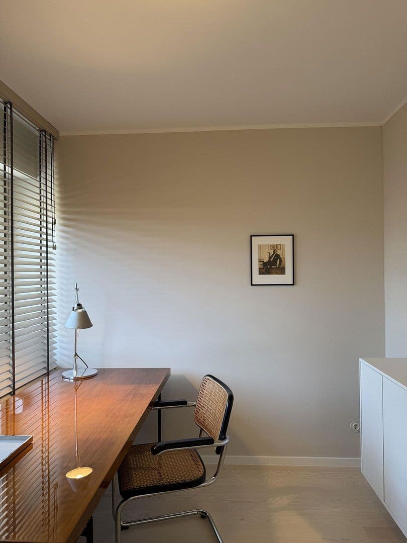 Prenájom bytu 3-izbový 70 m², Düsseldorfer str 45, Köln, Severné Porýnie - Westfálsko Prenájom bytu 3-izbový 70 m², Düsseldorfer str 45, Köln, Severné Porýnie - Westfálsko