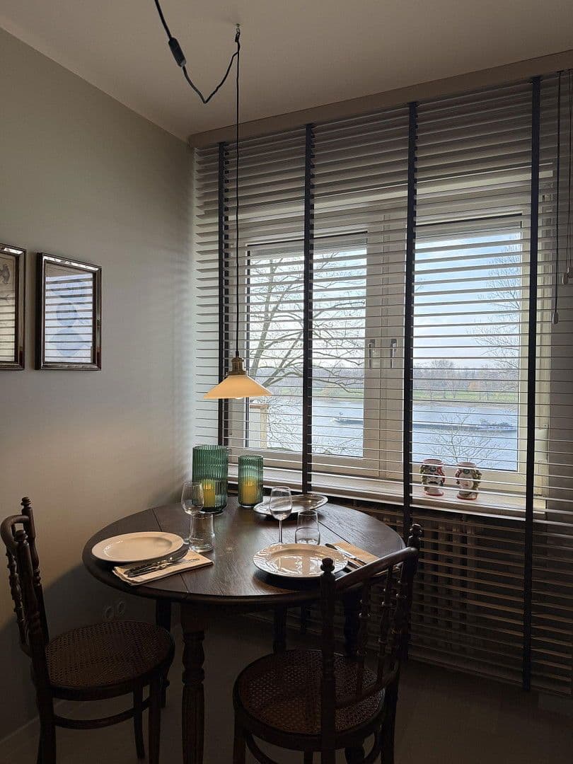 Prenájom bytu 3-izbový 70 m², Düsseldorfer str 45, Köln, Severné Porýnie - Westfálsko Prenájom bytu 3-izbový 70 m², Düsseldorfer str 45, Köln, Severné Porýnie - Westfálsko