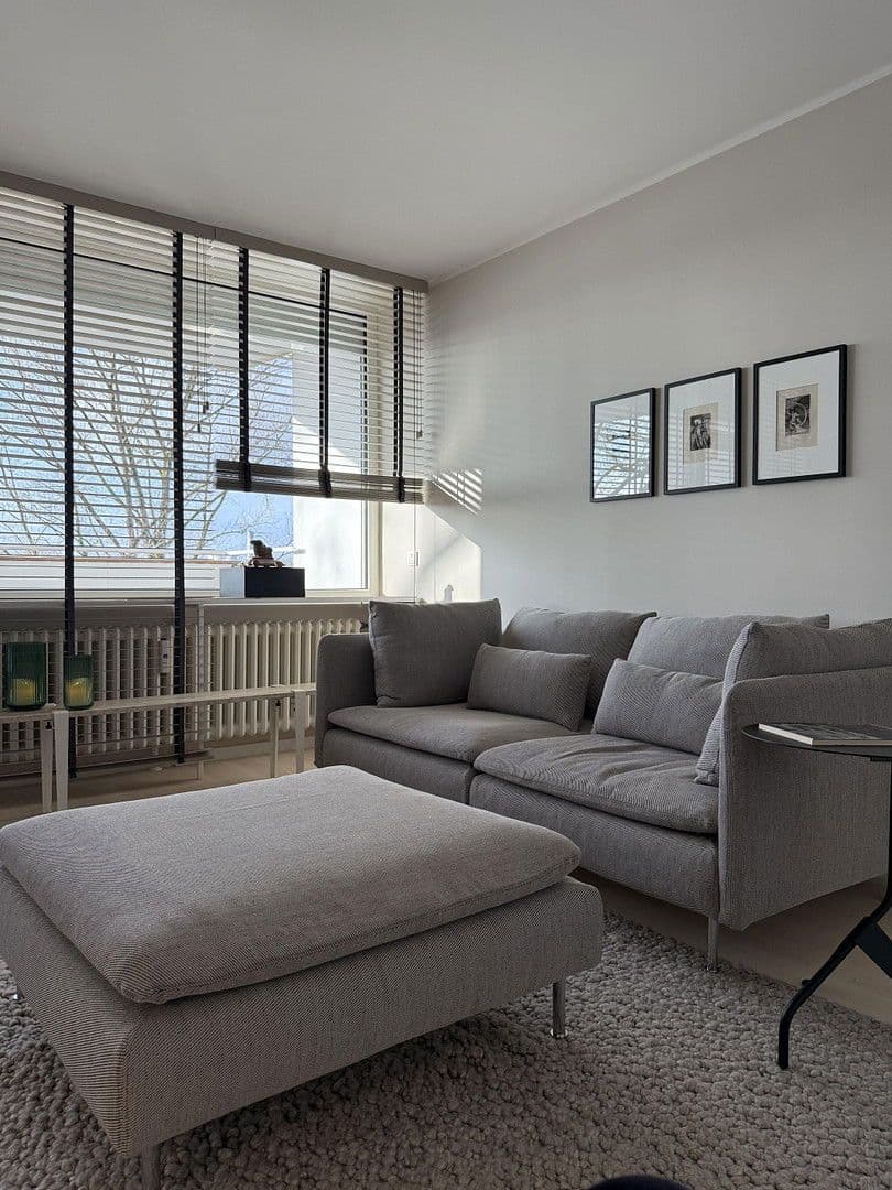 Prenájom bytu 3-izbový 70 m², Düsseldorfer str 45, Köln, Severné Porýnie - Westfálsko Prenájom bytu 3-izbový 70 m², Düsseldorfer str 45, Köln, Severné Porýnie - Westfálsko