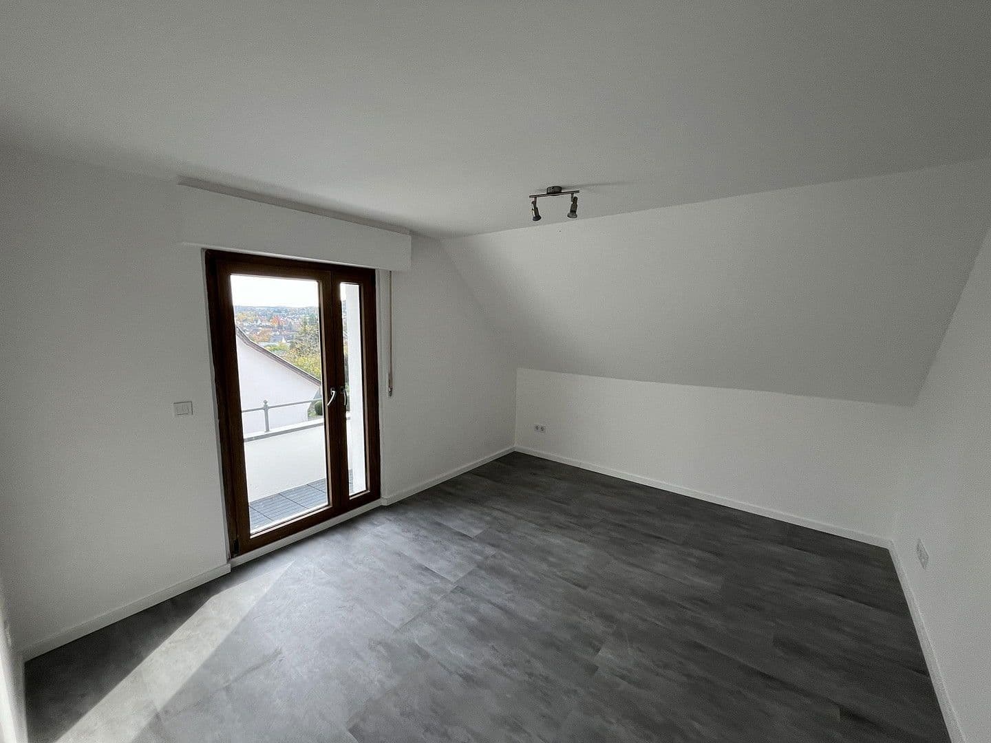 Predaj domu 127 m², pozemek 818 m², Erpel, Porýnie-Falcko Predaj domu 127 m², pozemek 818 m², Erpel, Porýnie-Falcko