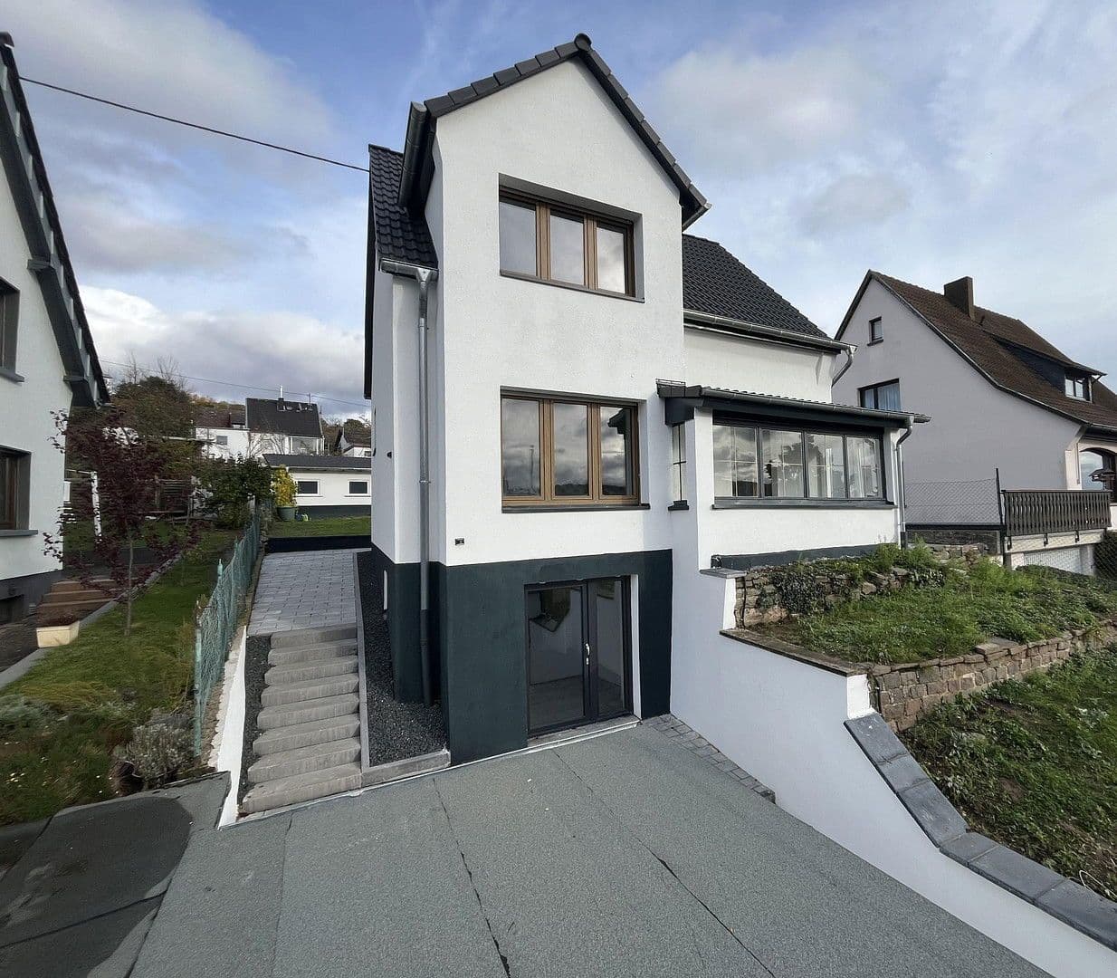 Predaj domu 127 m², pozemek 818 m², Erpel, Porýnie-Falcko Predaj domu 127 m², pozemek 818 m², Erpel, Porýnie-Falcko