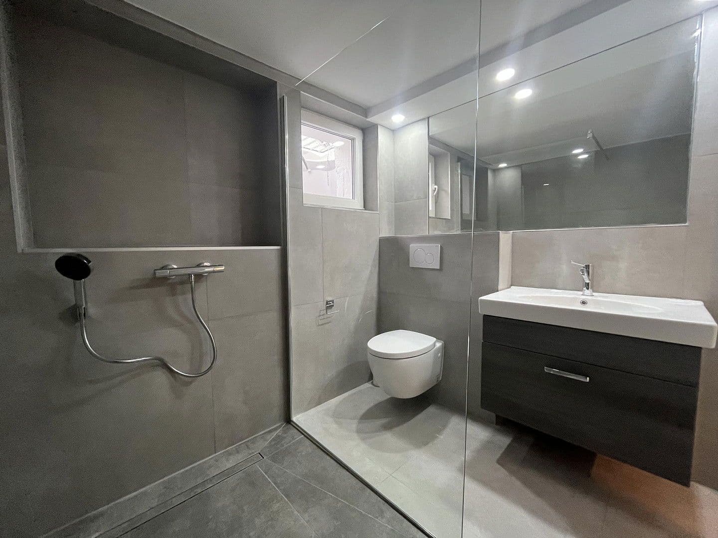 Predaj domu 127 m², pozemek 818 m², Erpel, Porýnie-Falcko Predaj domu 127 m², pozemek 818 m², Erpel, Porýnie-Falcko