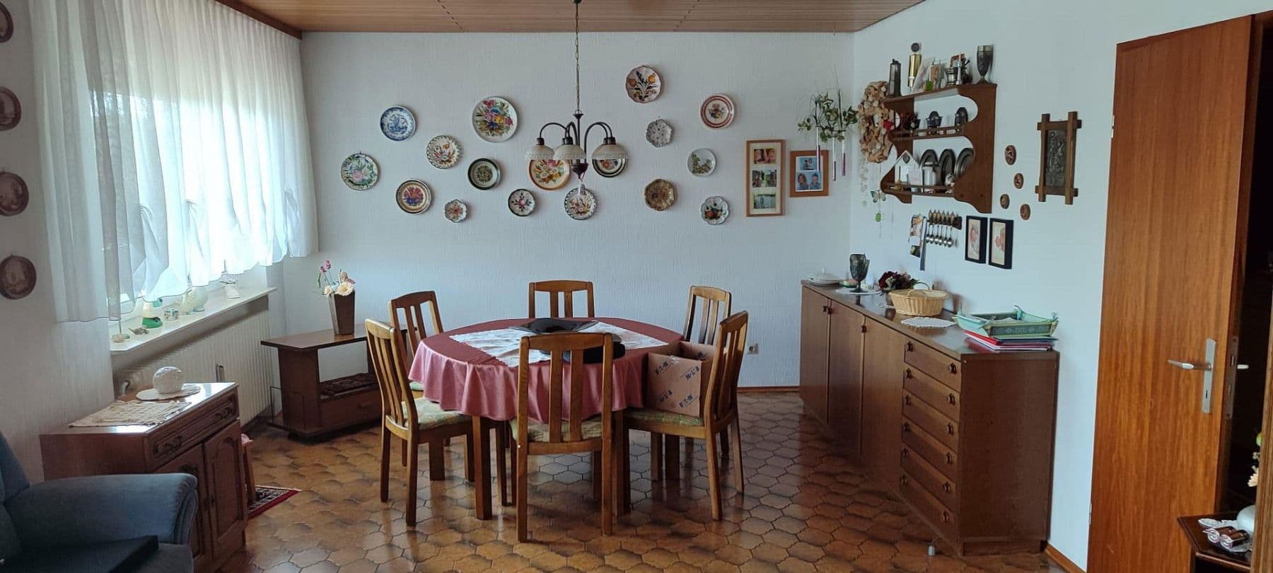 Predaj domu 185 m², pozemek 708 m², Sinsheim, Bádensko-Wurttembersko Predaj domu 185 m², pozemek 708 m², Sinsheim, Bádensko-Wurttembersko