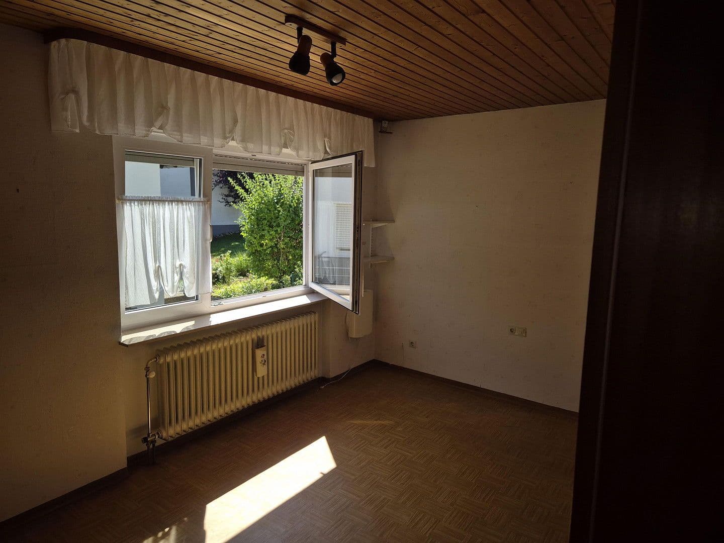 Predaj domu 185 m², pozemek 708 m², Sinsheim, Bádensko-Wurttembersko Predaj domu 185 m², pozemek 708 m², Sinsheim, Bádensko-Wurttembersko