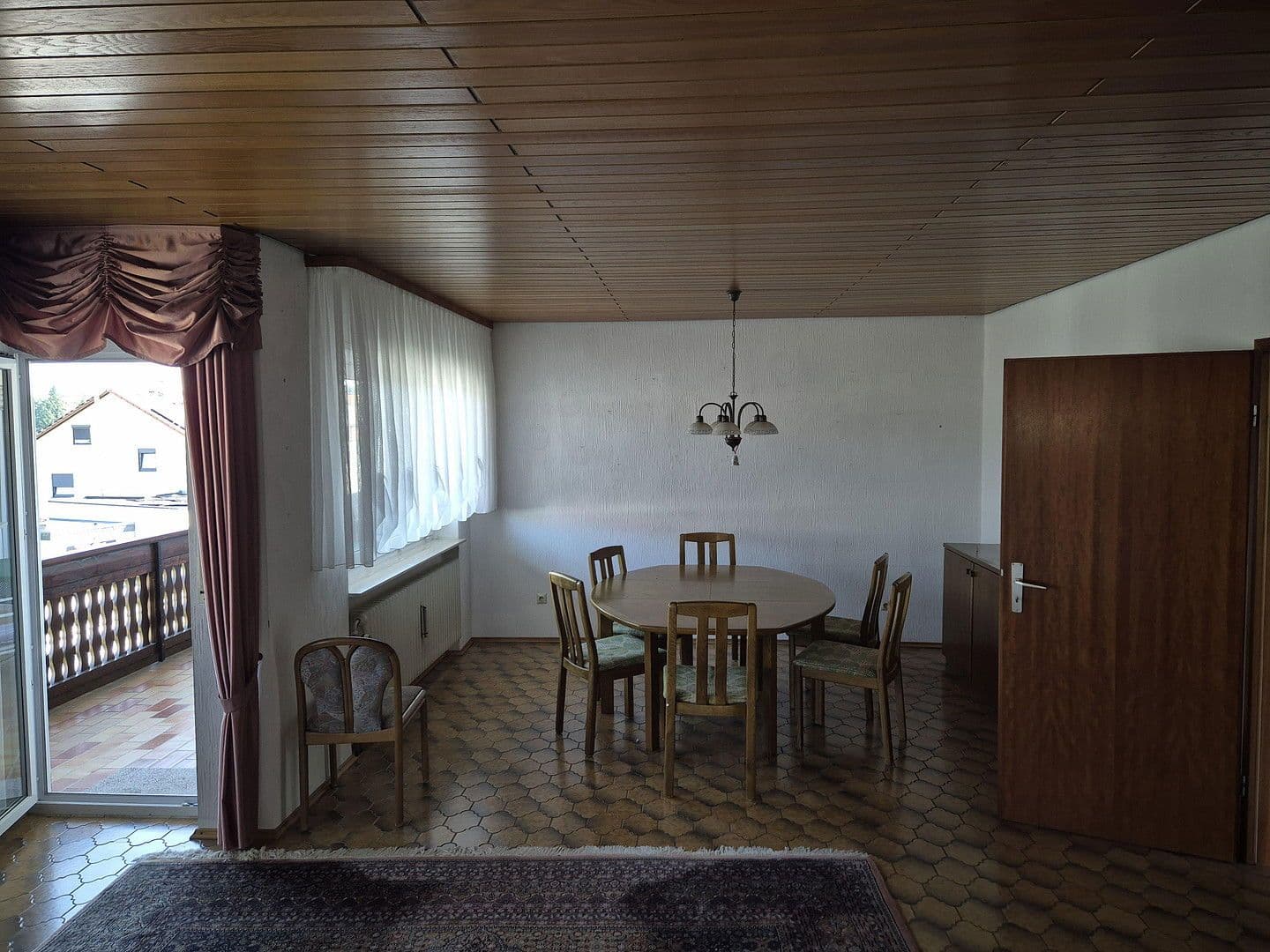 Predaj domu 185 m², pozemek 708 m², Sinsheim, Bádensko-Wurttembersko Predaj domu 185 m², pozemek 708 m², Sinsheim, Bádensko-Wurttembersko