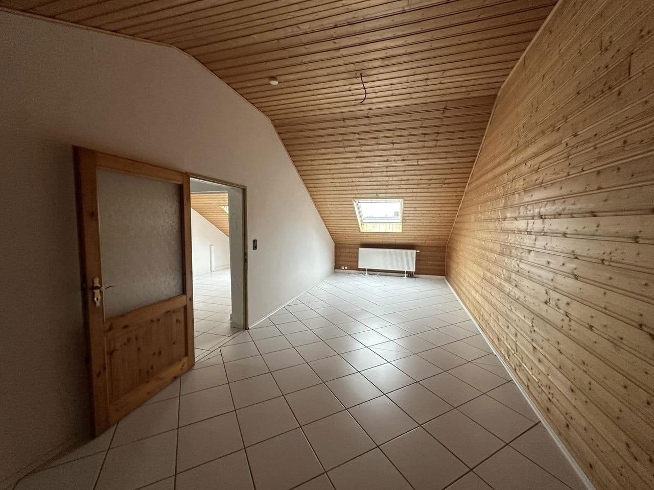 Prenájom domu 244 m², pozemek 400 m², Rehlingen-Siersburg, Sársko Prenájom domu 244 m², pozemek 400 m², Rehlingen-Siersburg, Sársko