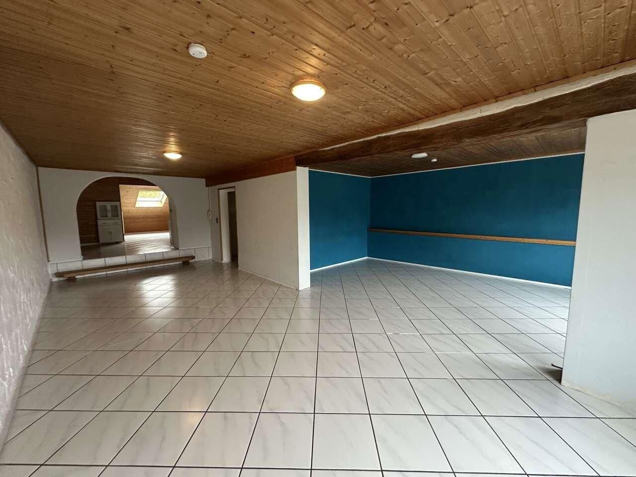Prenájom domu 244 m², pozemek 400 m², Rehlingen-Siersburg, Sársko Prenájom domu 244 m², pozemek 400 m², Rehlingen-Siersburg, Sársko