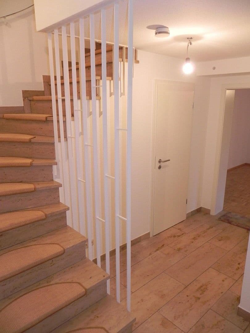 Prenájom bytu 3-izbový 97 m², Aschaffenburger Straße 50, Offenbach, Hesensko Prenájom bytu 3-izbový 97 m², Aschaffenburger Straße 50, Offenbach, Hesensko