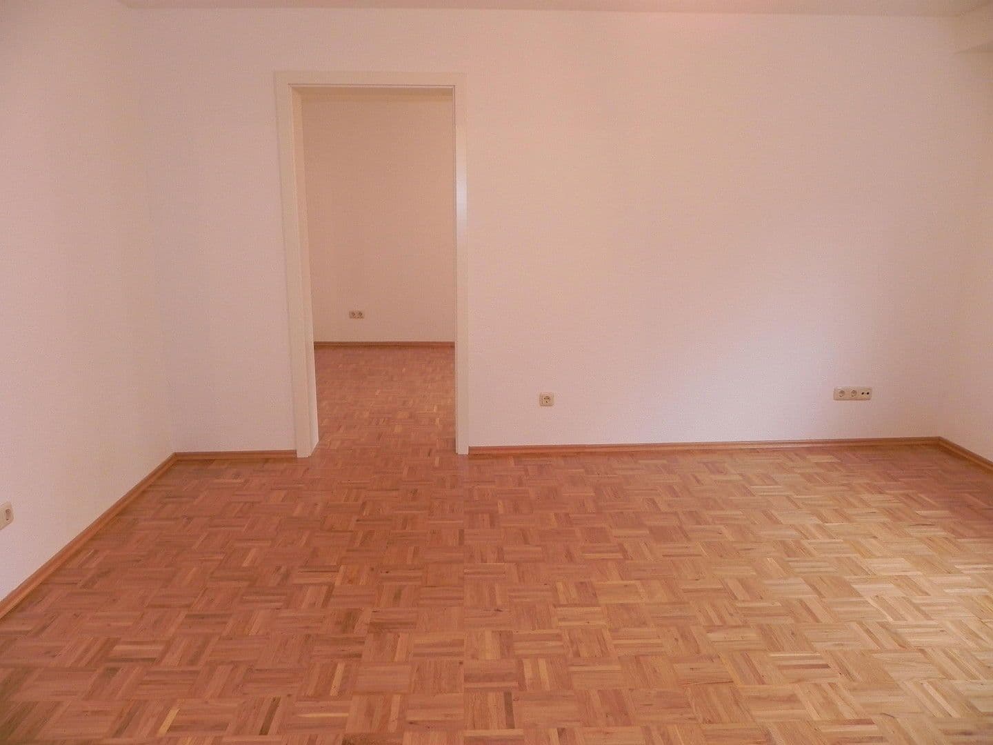 Prenájom bytu 3-izbový 97 m², Aschaffenburger Straße 50, Offenbach, Hesensko Prenájom bytu 3-izbový 97 m², Aschaffenburger Straße 50, Offenbach, Hesensko