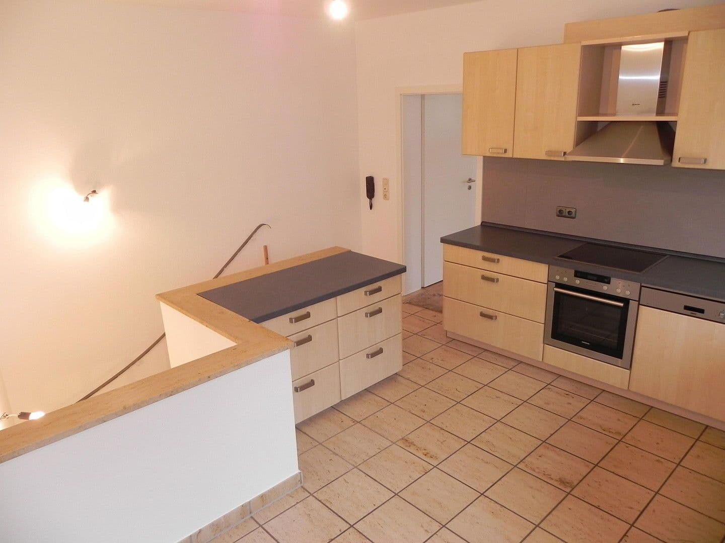 Prenájom bytu 3-izbový 97 m², Aschaffenburger Straße 50, Offenbach, Hesensko Prenájom bytu 3-izbový 97 m², Aschaffenburger Straße 50, Offenbach, Hesensko