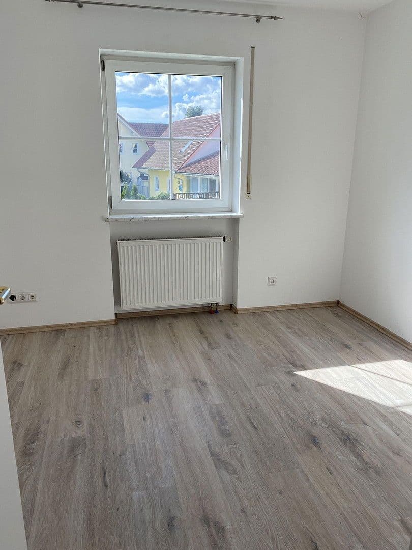 Prenájom domu 170 m², pozemek 409 m², Saiblingstr.6, Eching, Bavorsko Prenájom domu 170 m², pozemek 409 m², Saiblingstr.6, Eching, Bavorsko