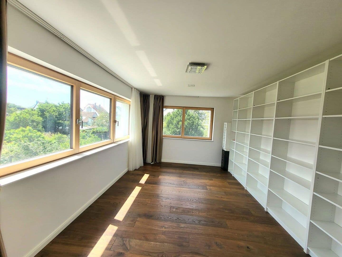 Prenájom domu 240 m², pozemek 850 m², Pfungstädter Straße 64, Darmstadt OT Eberstadt, Hesensko Prenájom domu 240 m², pozemek 850 m², Pfungstädter Straße 64, Darmstadt OT Eberstadt, Hesensko