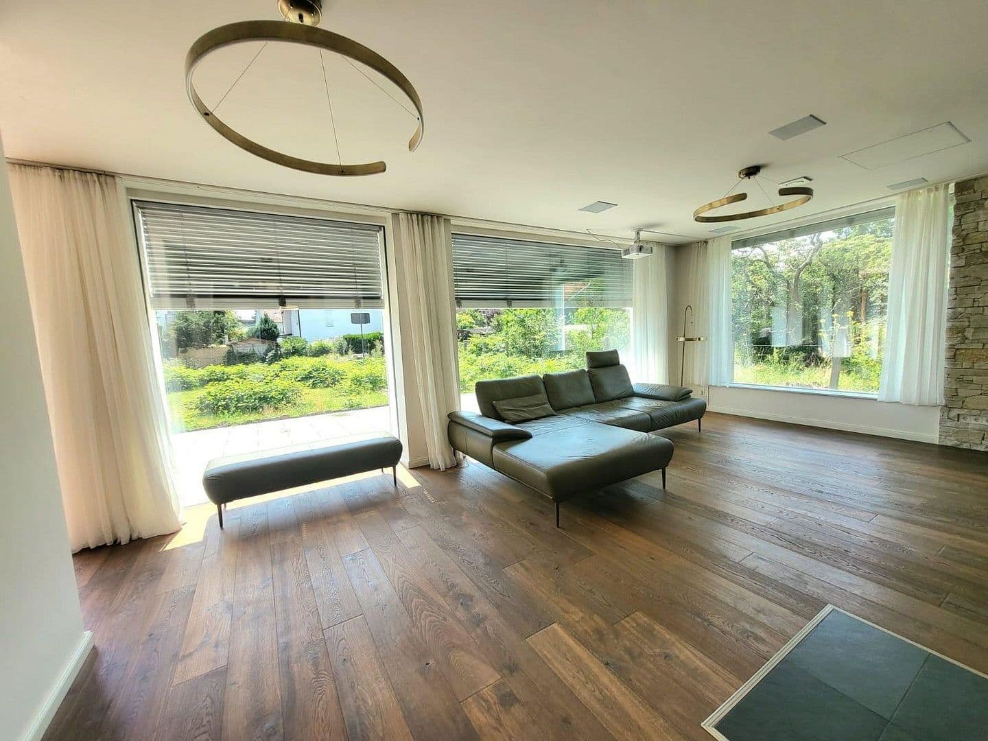 Prenájom domu 240 m², pozemek 850 m², Pfungstädter Straße 64, Darmstadt OT Eberstadt, Hesensko Prenájom domu 240 m², pozemek 850 m², Pfungstädter Straße 64, Darmstadt OT Eberstadt, Hesensko