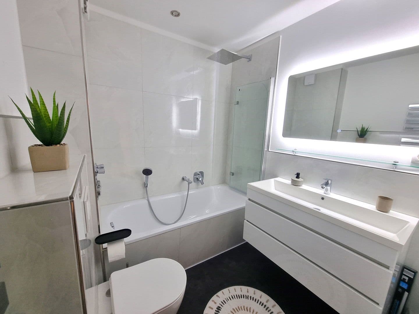 Prenájom bytu 2-izbový 57 m², Hamburg, Hamburg Prenájom bytu 2-izbový 57 m², Hamburg, Hamburg