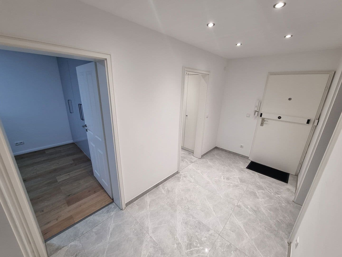 Prenájom bytu 2-izbový 57 m², Hamburg, Hamburg Prenájom bytu 2-izbový 57 m², Hamburg, Hamburg