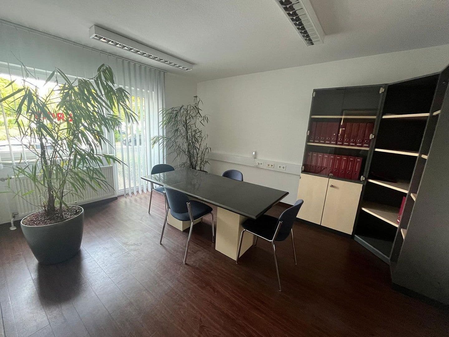 Prenájom kancelárie 170 m², Siemensstraße 9, Wiesbaden, Hesensko Prenájom kancelárie 170 m², Siemensstraße 9, Wiesbaden, Hesensko