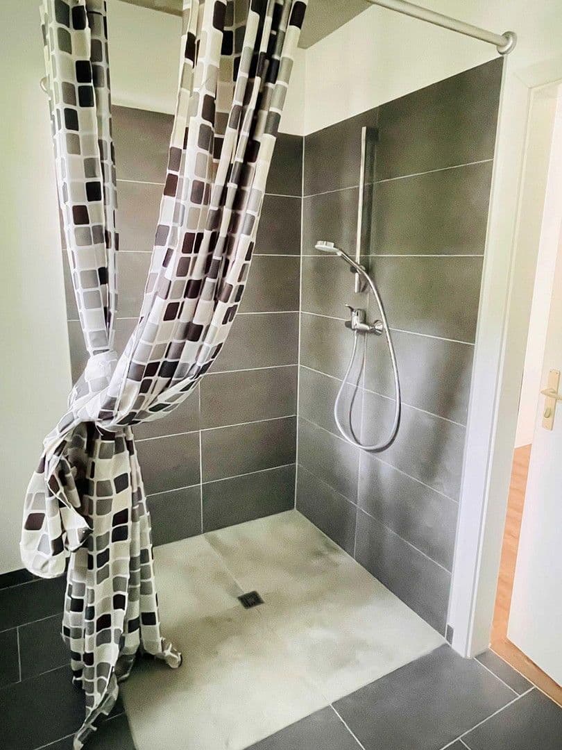 Prenájom bytu 1-izbový 28 m², Berlin, Berlín Prenájom bytu 1-izbový 28 m², Berlin, Berlín