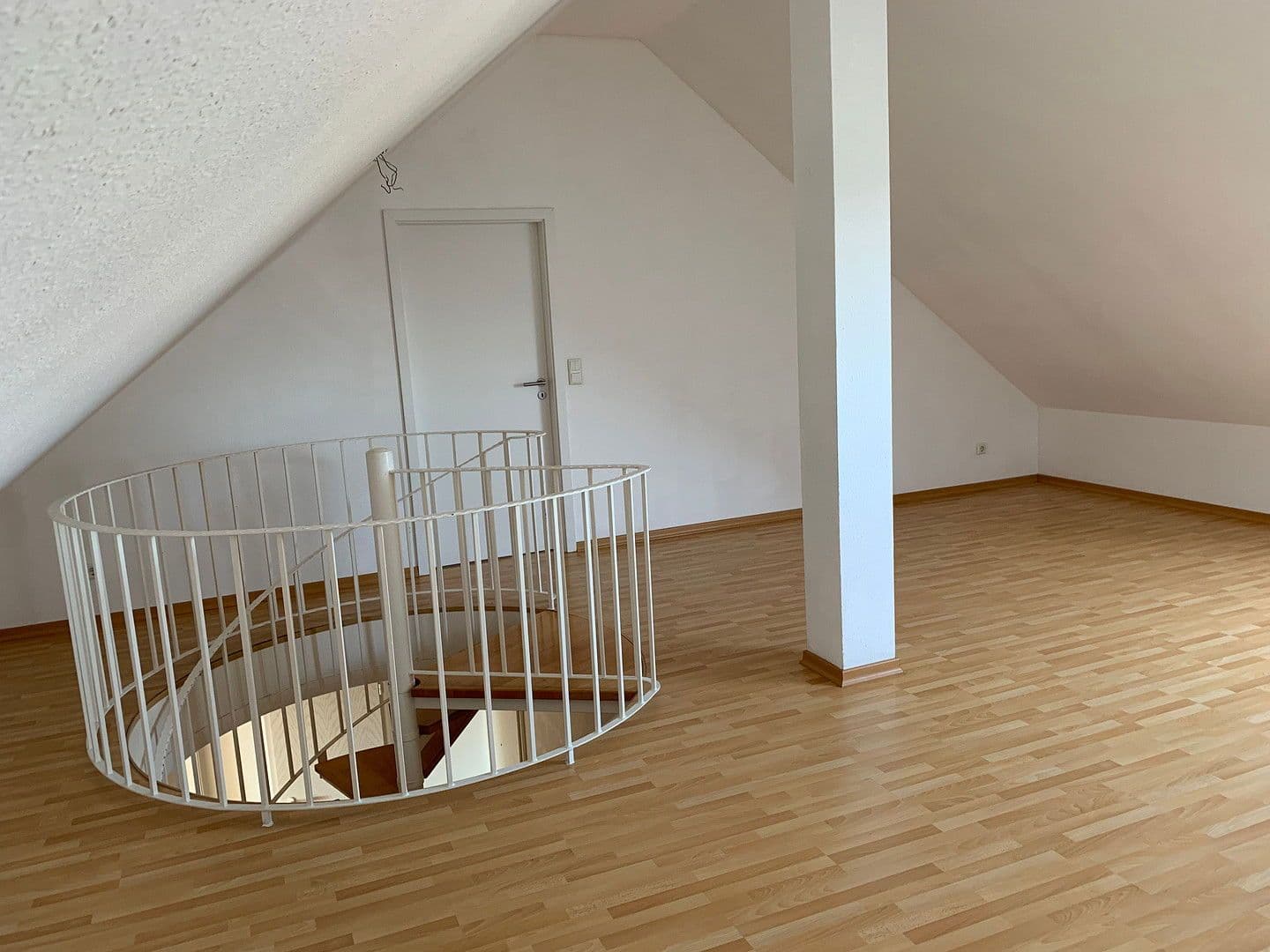 Prenájom bytu 3-izbový 89 m², Offenbacher Straße, Dietzenbach, Hesensko Prenájom bytu 3-izbový 89 m², Offenbacher Straße, Dietzenbach, Hesensko