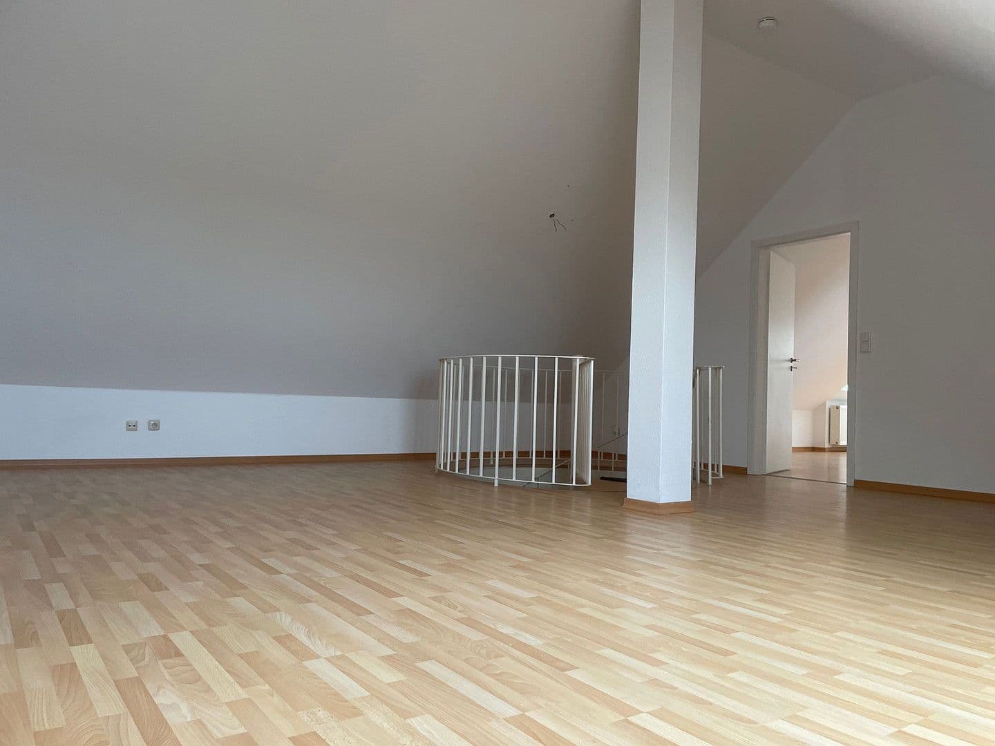 Prenájom bytu 3-izbový 89 m², Offenbacher Straße, Dietzenbach, Hesensko Prenájom bytu 3-izbový 89 m², Offenbacher Straße, Dietzenbach, Hesensko
