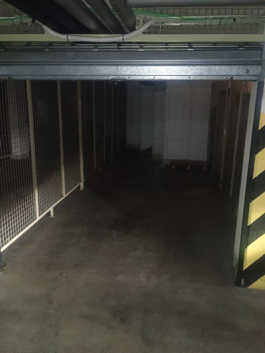 Predaj garáže 16 m², Zahradníčkova, Praha, Praha Predaj garáže 16 m², Zahradníčkova, Praha, Praha