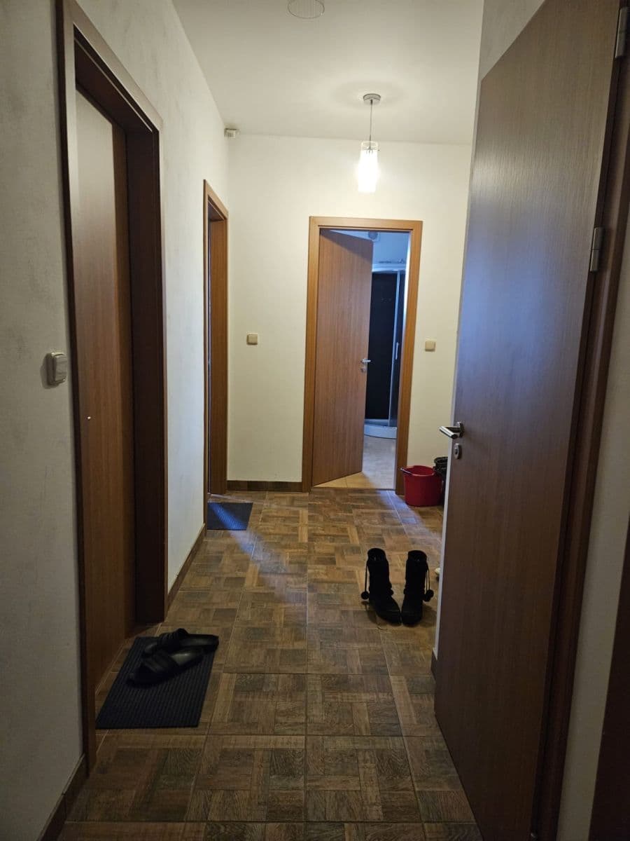 Prenájom bytu 14 m², Fialková, Hostivice, Středočeský kraj Prenájom bytu 14 m², Fialková, Hostivice, Středočeský kraj