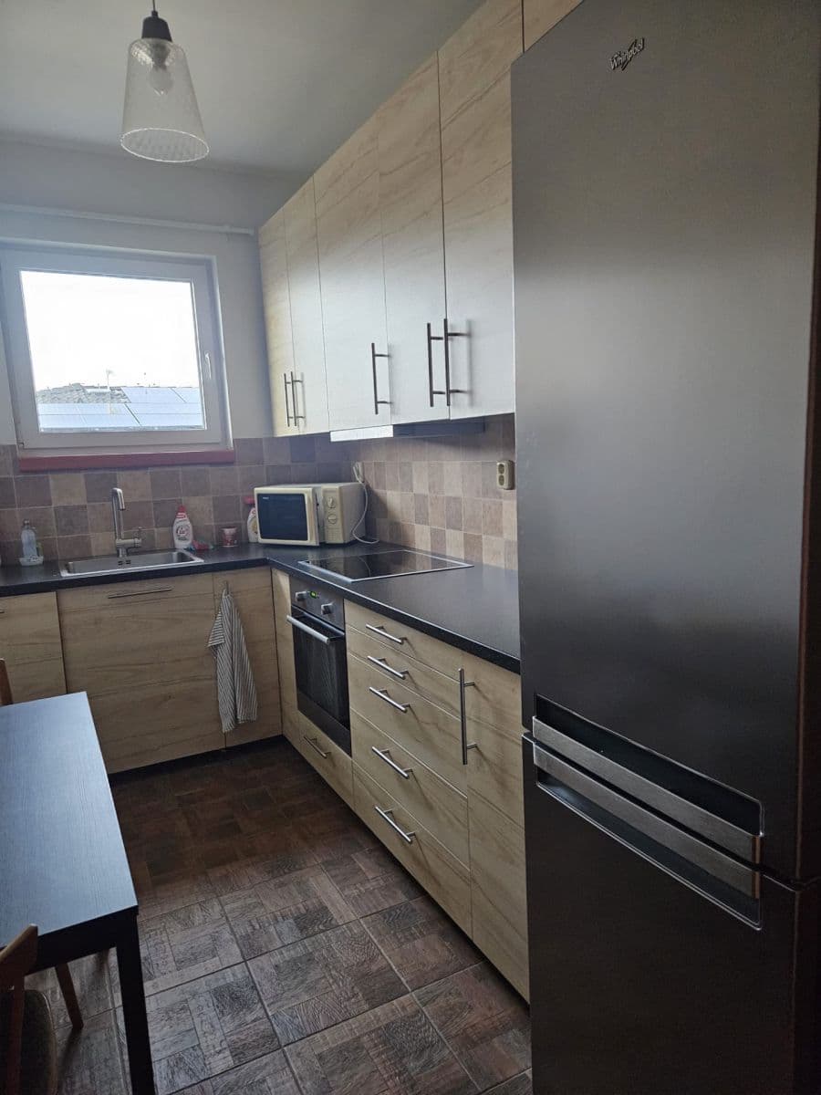 Prenájom bytu 14 m², Fialková, Hostivice, Středočeský kraj Prenájom bytu 14 m², Fialková, Hostivice, Středočeský kraj