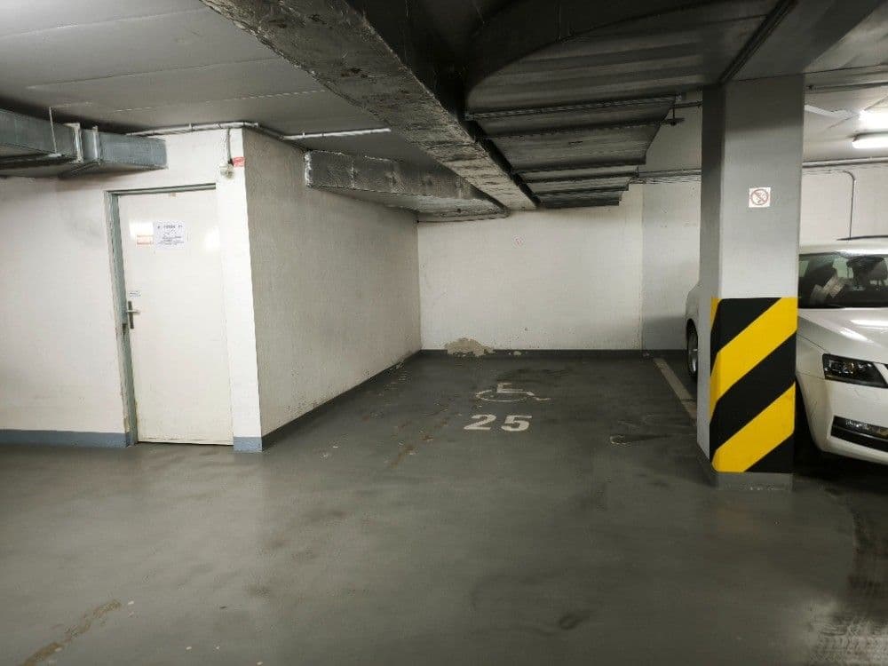 Prenájom garáže 15 m², Štěpařská, Praha, Praha Prenájom garáže 15 m², Štěpařská, Praha, Praha