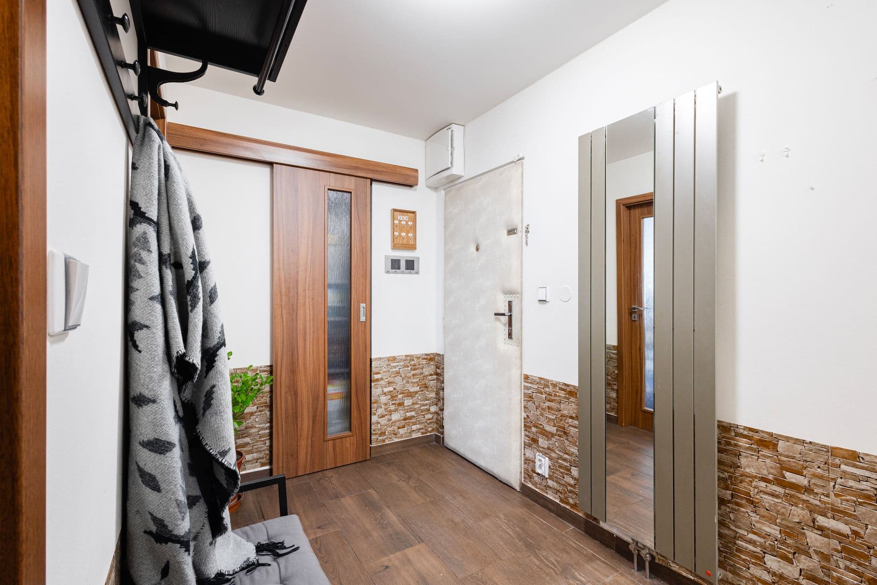 Predaj bytu 3-izbový 74 m², Klíčanská, Praha, Praha Predaj bytu 3-izbový 74 m², Klíčanská, Praha, Praha