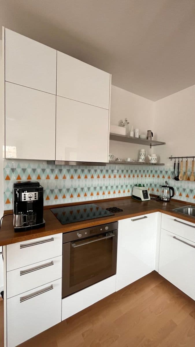 Prenájom bytu 2-izbový 55 m², Komenského, Vrchlabí, Královéhradecký kraj Prenájom bytu 2-izbový 55 m², Komenského, Vrchlabí, Královéhradecký kraj