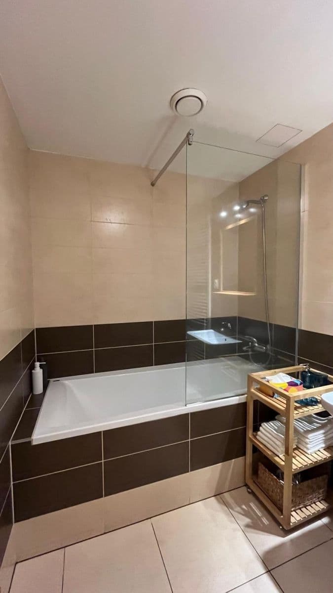 Prenájom bytu 2-izbový 55 m², Komenského, Vrchlabí, Královéhradecký kraj Prenájom bytu 2-izbový 55 m², Komenského, Vrchlabí, Královéhradecký kraj