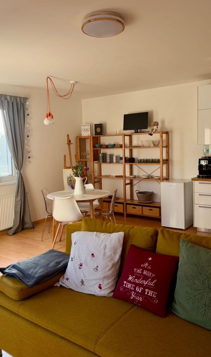 Prenájom bytu 2-izbový 55 m², Komenského, Vrchlabí, Královéhradecký kraj Prenájom bytu 2-izbový 55 m², Komenského, Vrchlabí, Královéhradecký kraj