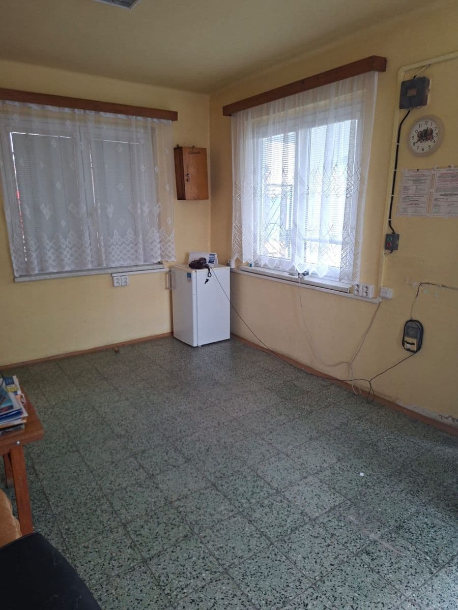 Prenájom nebytového priestoru 20 m², Pod Hájem, Králův Dvůr, Středočeský kraj Prenájom nebytového priestoru 20 m², Pod Hájem, Králův Dvůr, Středočeský kraj