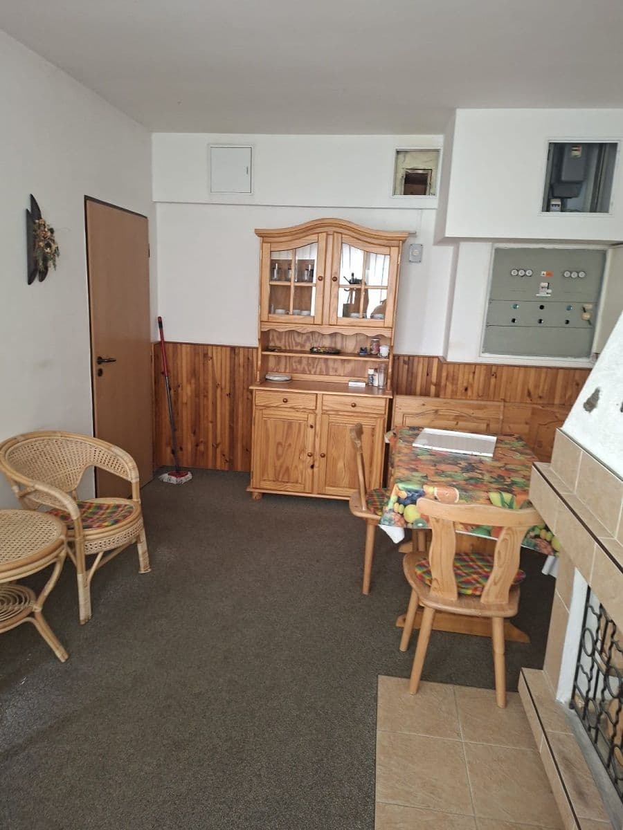 Prenájom nebytového priestoru 20 m², Pod Hájem, Králův Dvůr, Středočeský kraj Prenájom nebytového priestoru 20 m², Pod Hájem, Králův Dvůr, Středočeský kraj