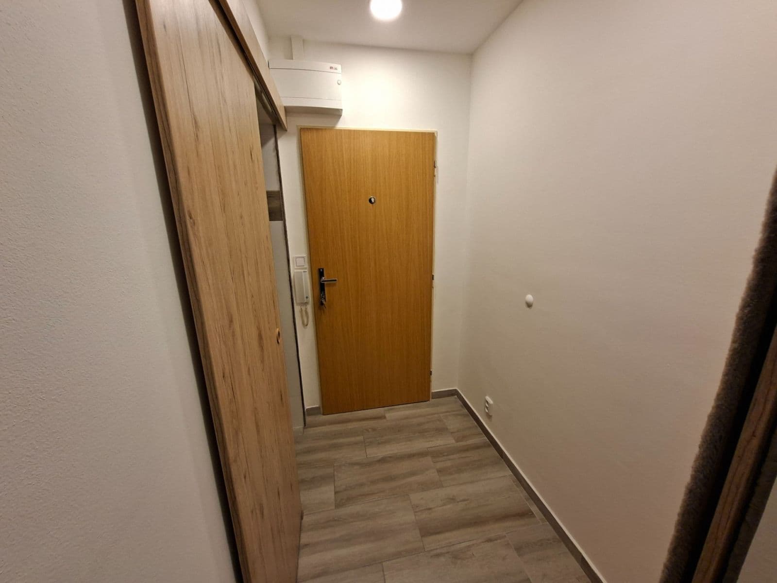 Prenájom bytu 1-izbový 25 m², Horácké náměstí, Brno, Jihomoravský kraj Prenájom bytu 1-izbový 25 m², Horácké náměstí, Brno, Jihomoravský kraj