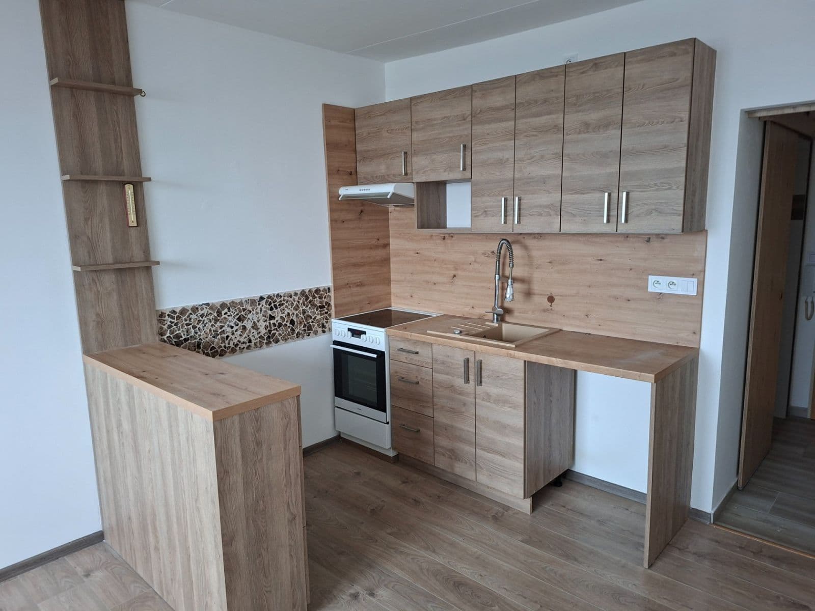 Prenájom bytu 1-izbový 25 m², Horácké náměstí, Brno, Jihomoravský kraj Prenájom bytu 1-izbový 25 m², Horácké náměstí, Brno, Jihomoravský kraj