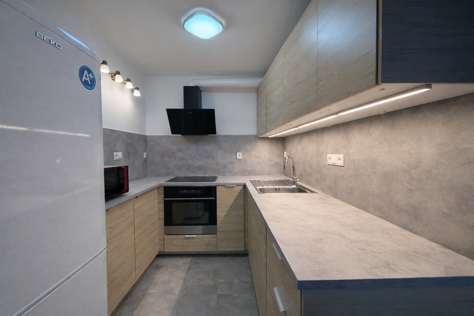 Prenájom bytu 3-izbový 56 m², Svojšovická, Praha, Praha Prenájom bytu 3-izbový 56 m², Svojšovická, Praha, Praha