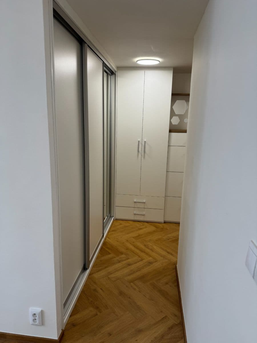 Prenájom bytu 2-izbový 43 m², K Zahrádkám, Praha, Praha Prenájom bytu 2-izbový 43 m², K Zahrádkám, Praha, Praha