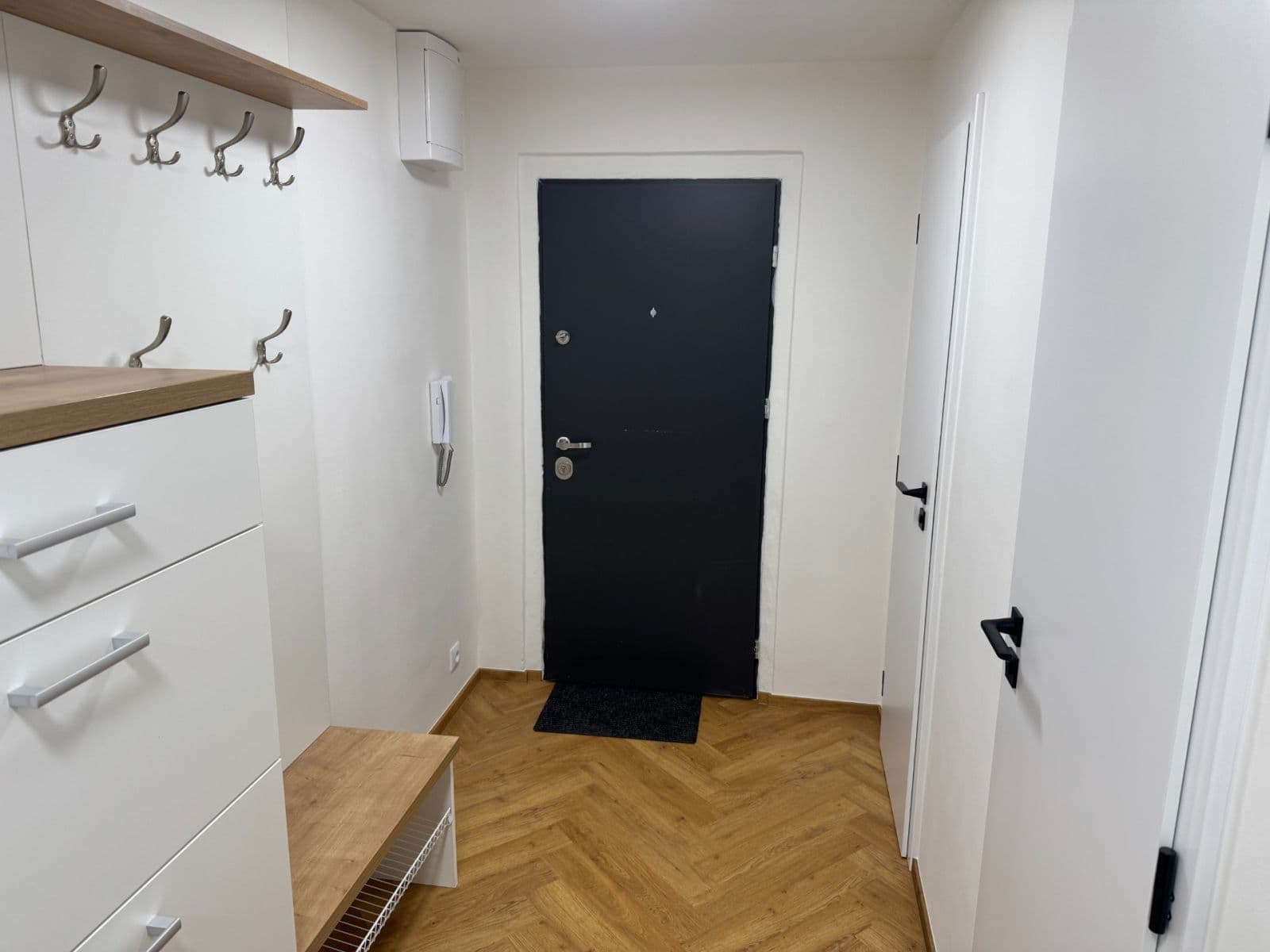 Prenájom bytu 2-izbový 43 m², K Zahrádkám, Praha, Praha Prenájom bytu 2-izbový 43 m², K Zahrádkám, Praha, Praha